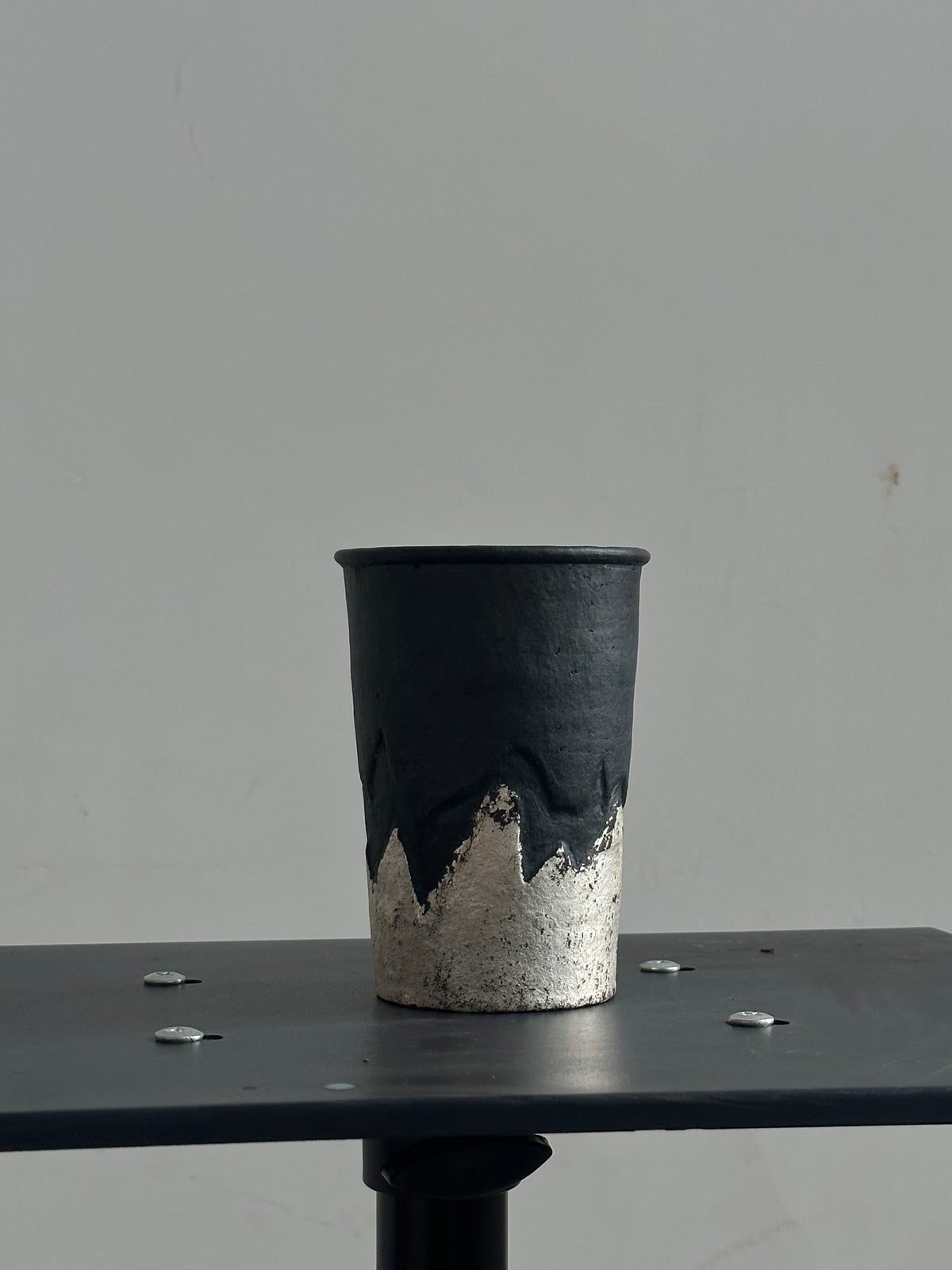 Many black pottery handmade silver-leaf snow mountain cups