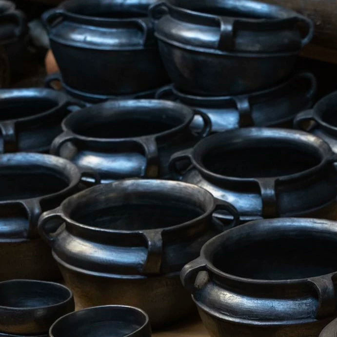 Jiduo Black Pottery Tibetan Area Handmade Traditional Four-Handle Pot (3L)