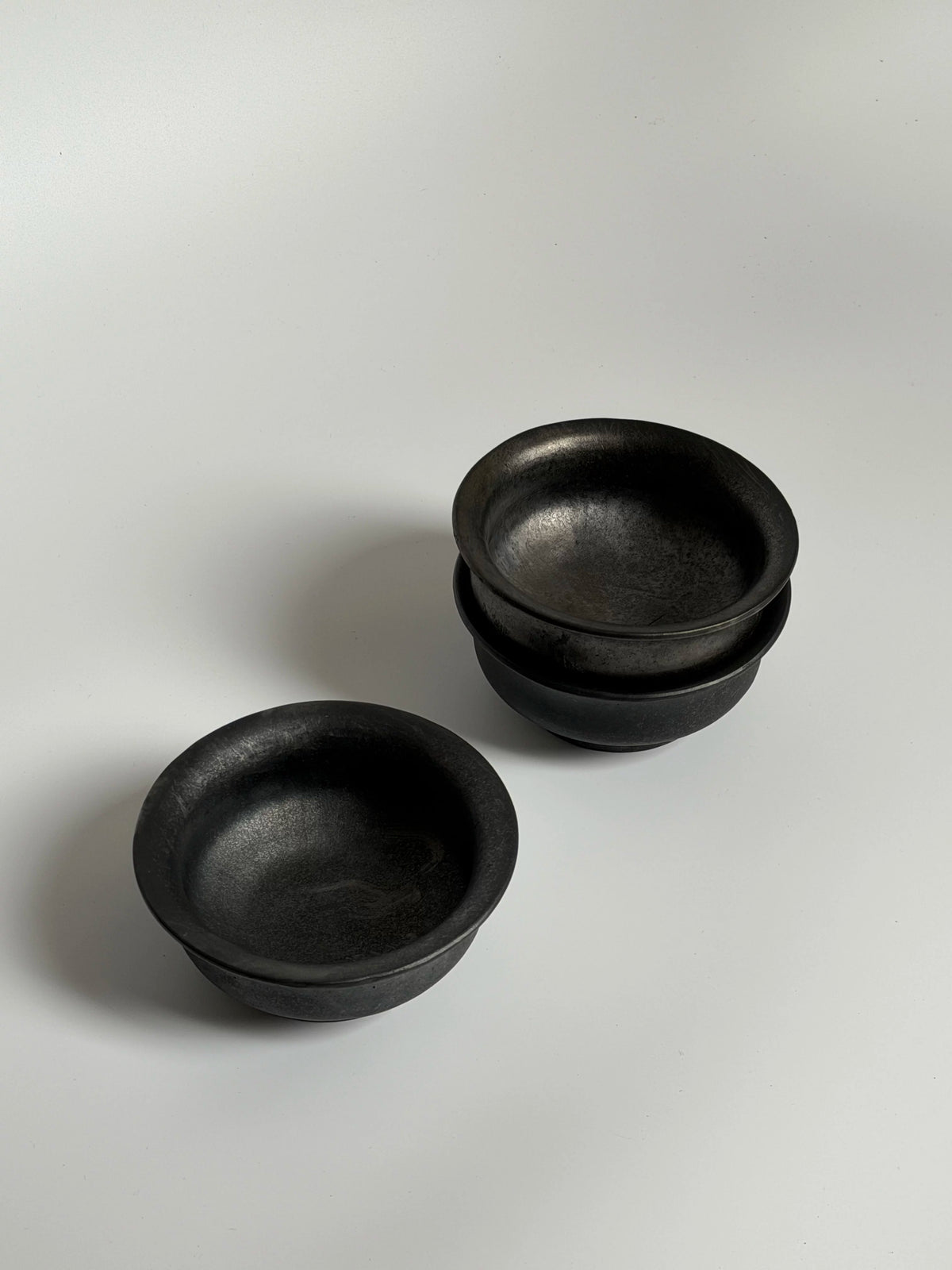How many black pottery Tibetan handmade black pottery bowls are handmade by intangible cultural heritage craftsmen