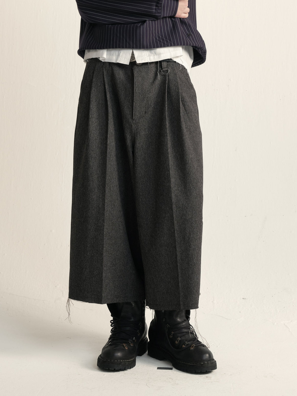 RECORDS INC. DUST WALKER Suit Shorts
