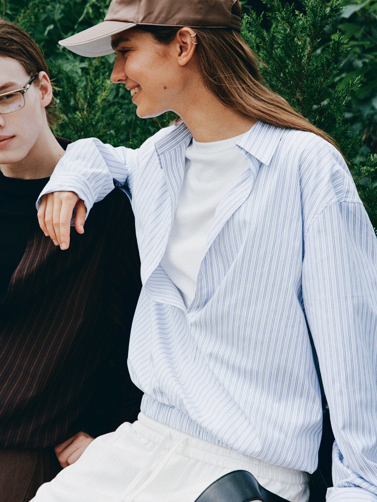 VLABMADE relaxed striped deep V-neck fake two-piece shirt shirt men's short and wide fit commuter top