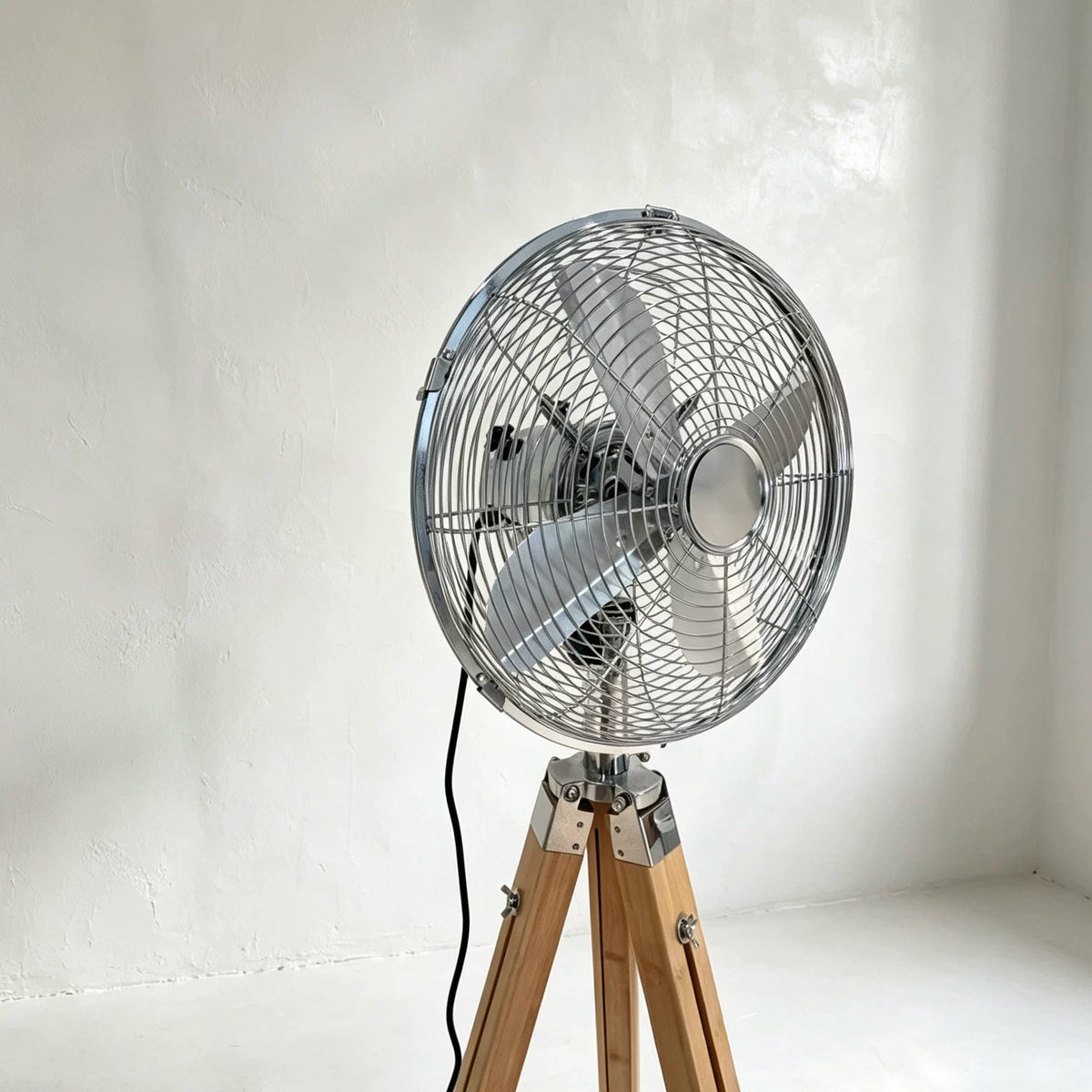 Vintage metal electric fan tripod home quiet standing fan air circulation fan nostalgic head shaker fan
