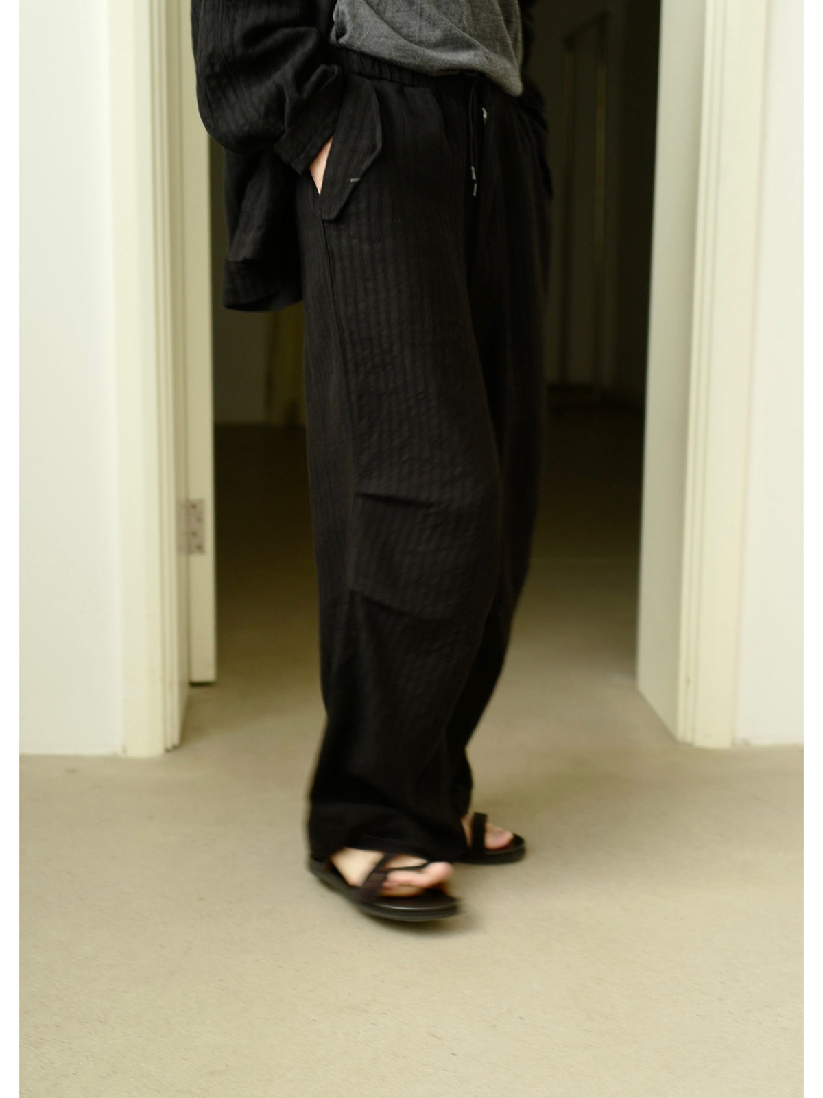 U.Sage SS25 (USAGE) OverTRS Vintage Jacquard Texture Cotton & Linen Silhouette Leg Drawstring Parachute Pants