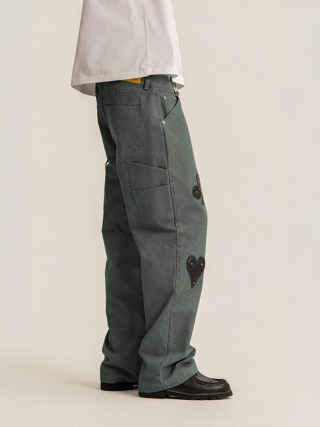 Randomevent poker cargo pants, leather tag patches, lumberjacks, washed ready-to-wear, dyed cotton, slub texture