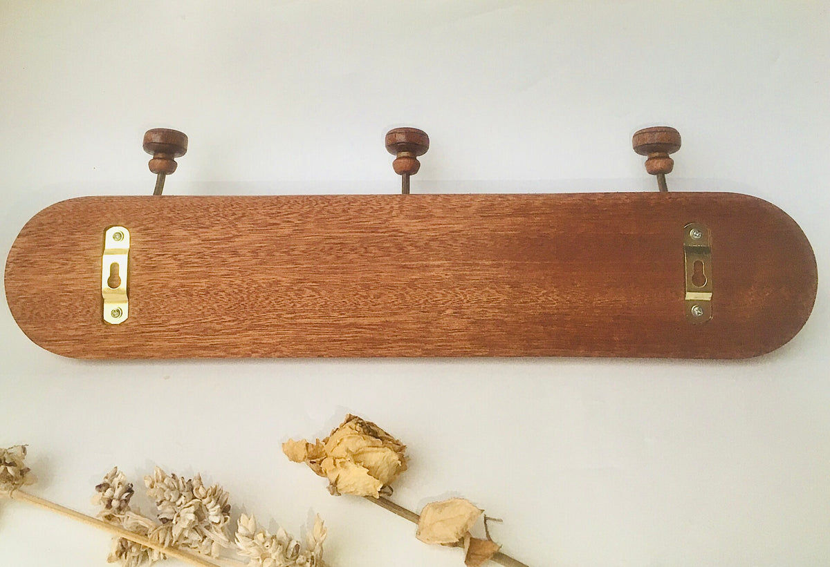 Vintage-style solid wood entryway wall hanging hook