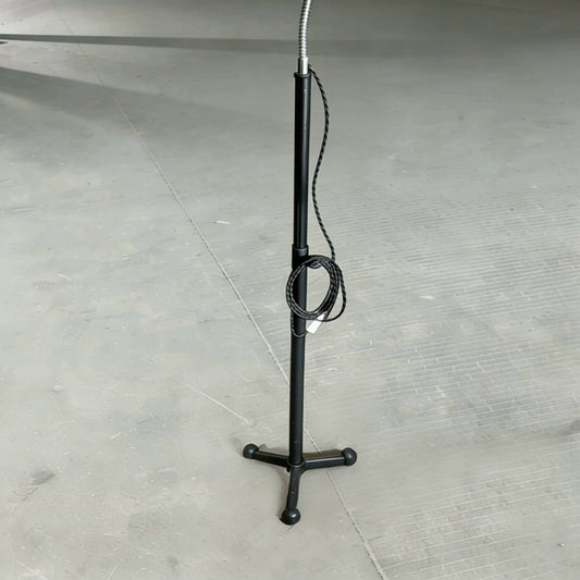 Vintage metal floor lamp with bendable gooseneck three-legged stable base, suitable for homestays, living rooms, studies, wabi-sabi style ambient lighting