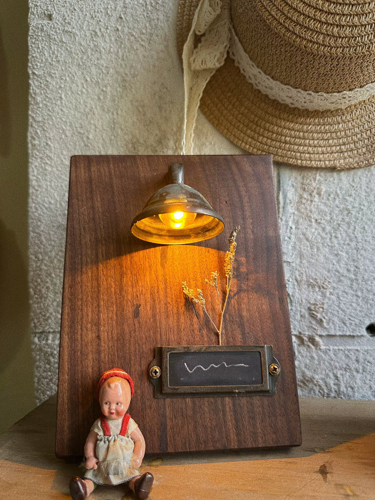Mini vintage-style black walnut wood panel lamp, vintage vintage night light, used desktop lamp, mini lamp doll